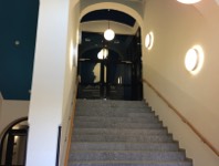 zentrales treppenhaus eingang